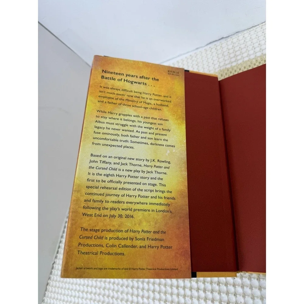 Harry Potter and the Cursed Child Parts 1&2 Special Rehearsal Edition Script EUC